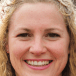 Αθηνά Μανωλά